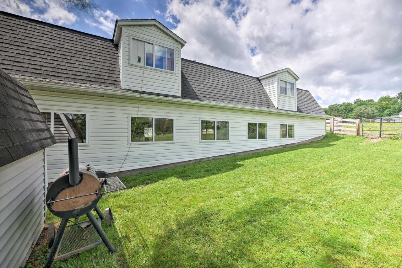 Loft Unplugged With Outdoor Space In Amish Country! Burton Exterior foto