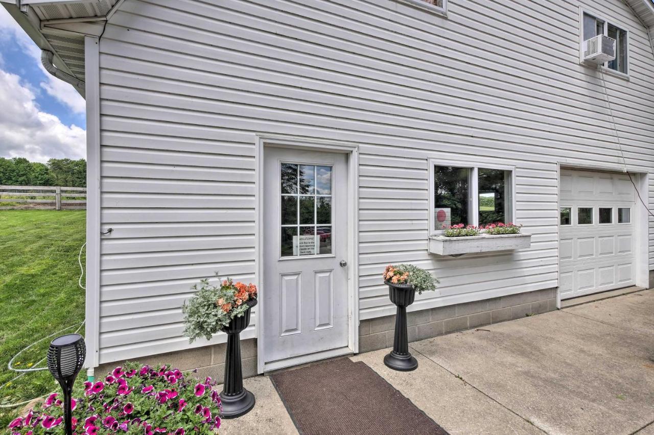 Loft Unplugged With Outdoor Space In Amish Country! Burton Exterior foto