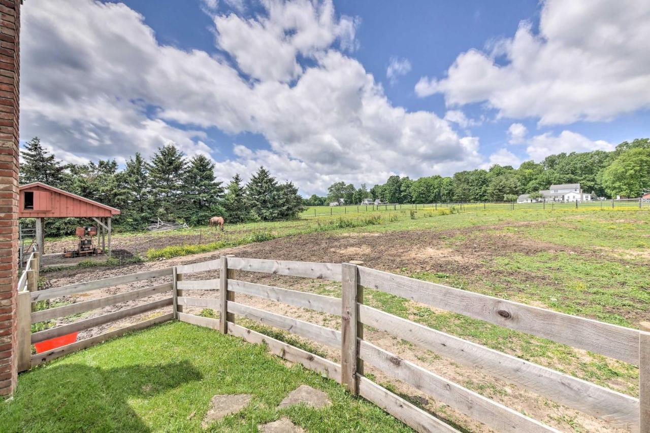Loft Unplugged With Outdoor Space In Amish Country! Burton Exterior foto